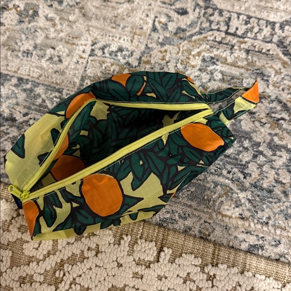 BAGGU Citrus Print Pouch with Zipper - Picture 4 of 4